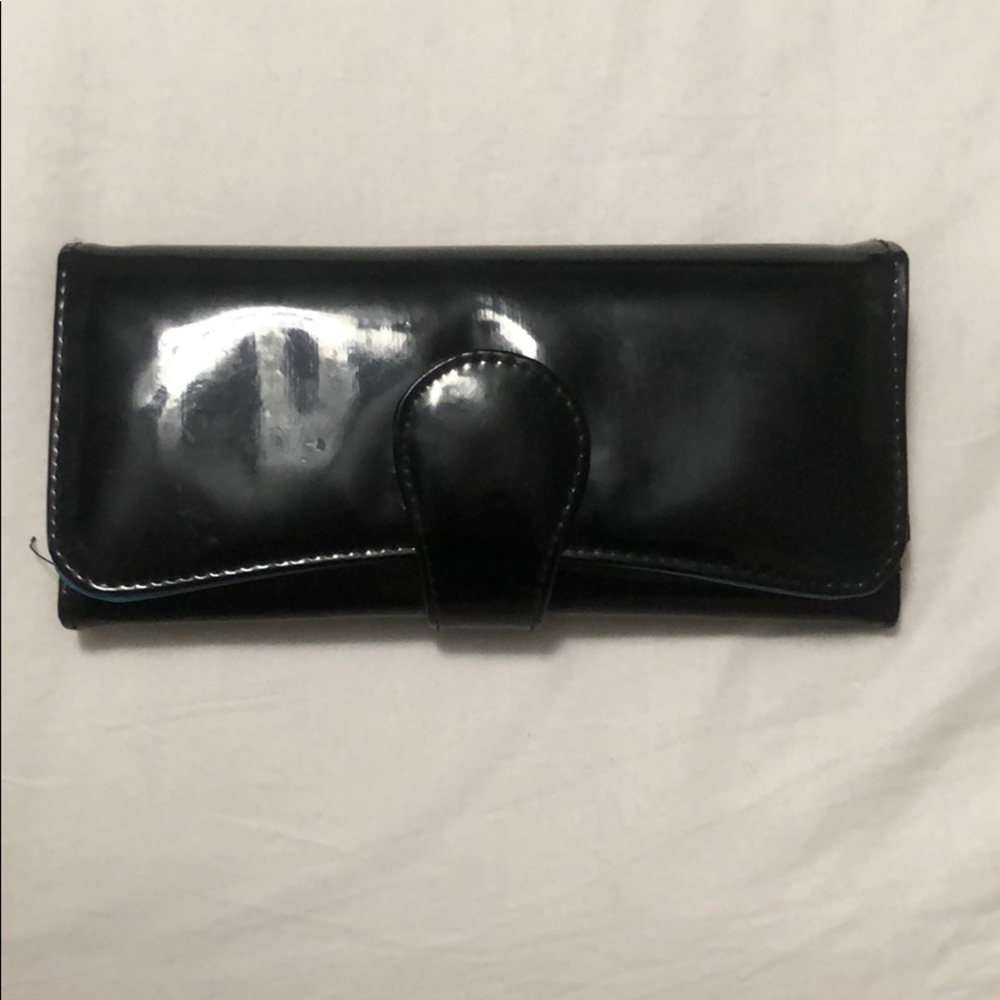 Black color block is wallet